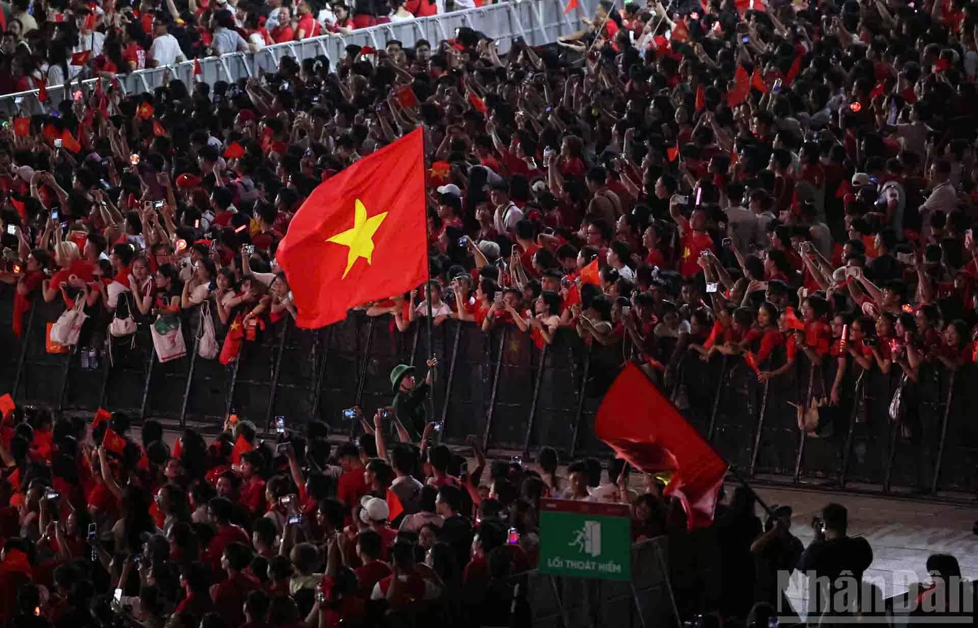 Mốc son tháng Tám Mốc son tháng Tám