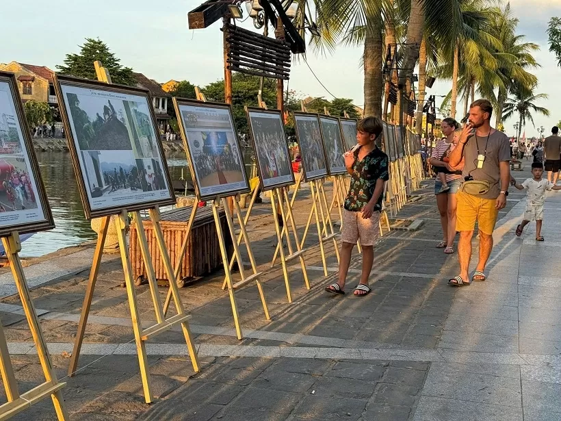 Thông điệp về tinh thần nhân văn, đoàn kết và hội nhập qua triển lãm ảnh Sắc tộc - Niềm tin và Di sản Thông điệp về tinh thần nhân văn, đoàn kết và hội nhập qua triển lãm ảnh Sắc tộc - Niềm tin và Di sản