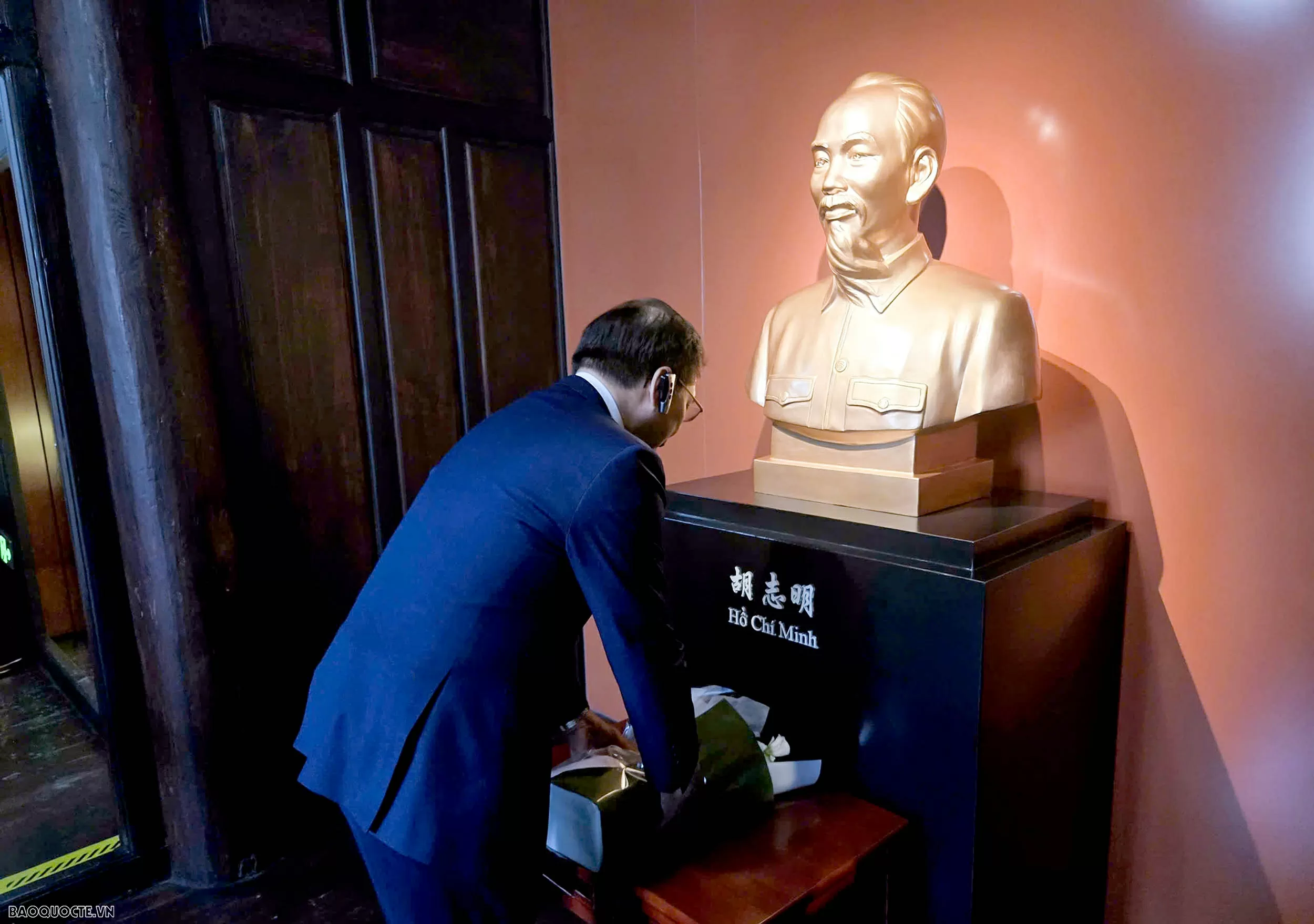 Phó Thủ tướng Bùi Thanh Sơn thăm Khu di tích Chủ tịch Hồ Chí Minh tại Côn Minh, Trung Quốc