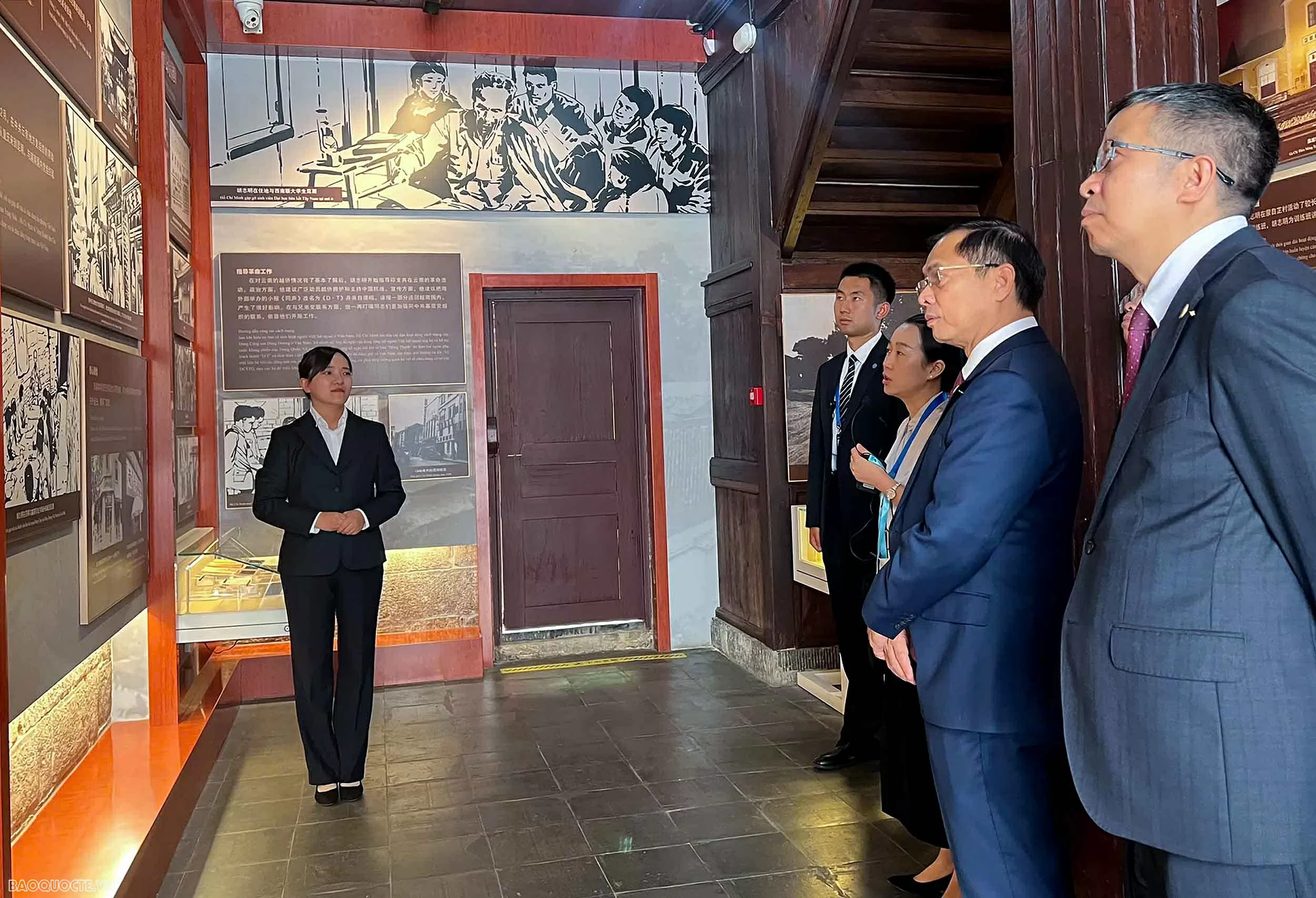 Phó Thủ tướng Bùi Thanh Sơn thăm Khu di tích Chủ tịch Hồ Chí Minh tại Côn Minh, Trung Quốc