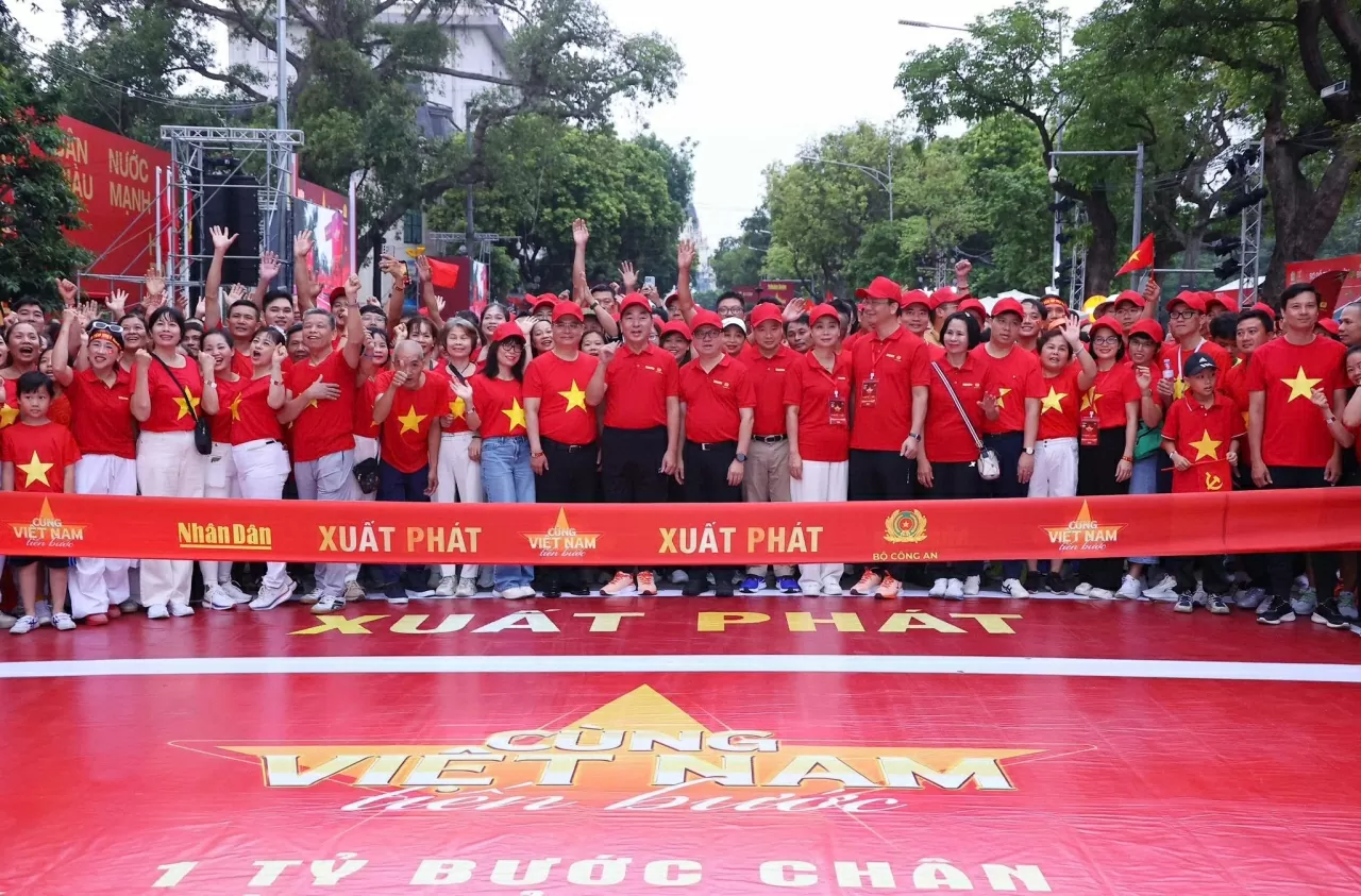 Hàng triệu người tham gia chương trình Cùng Việt Nam tiến bước