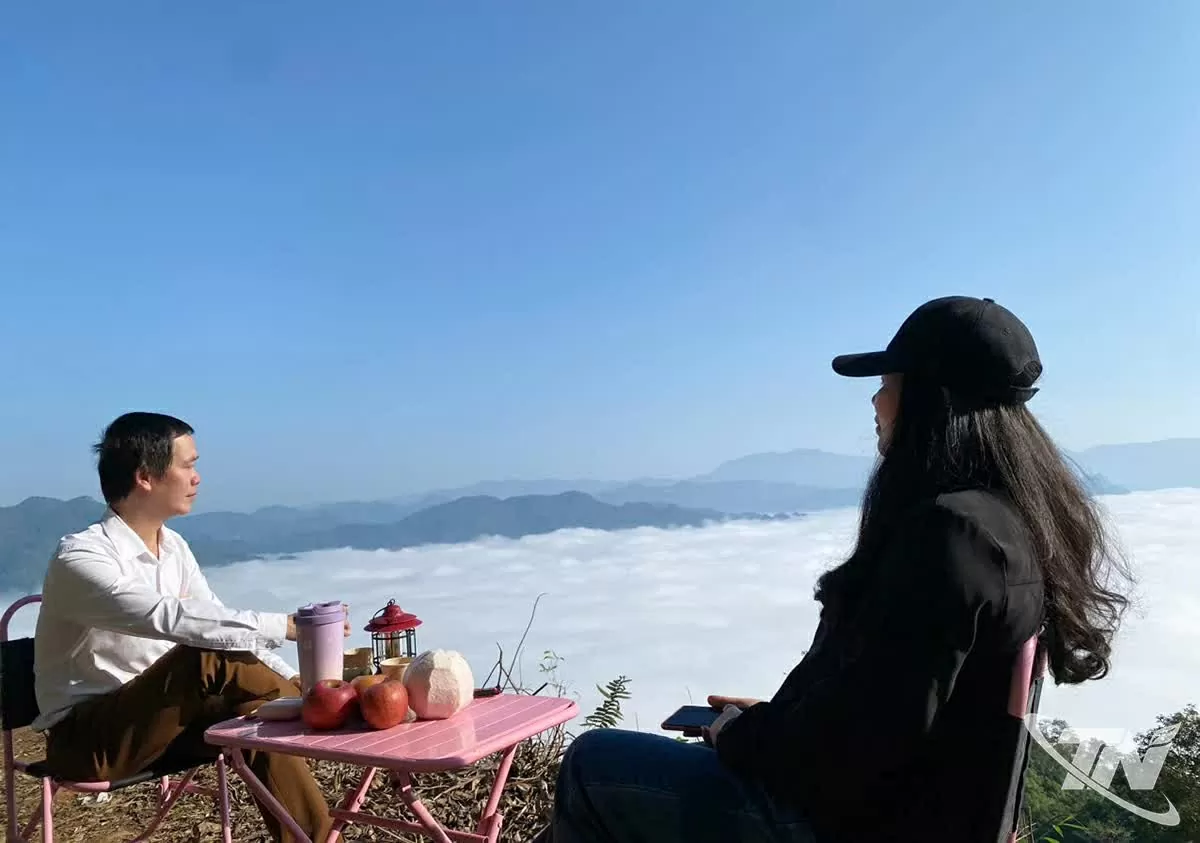 Săn mây ở đỉnh Đồn Đèn Săn mây ở đỉnh Đồn Đèn