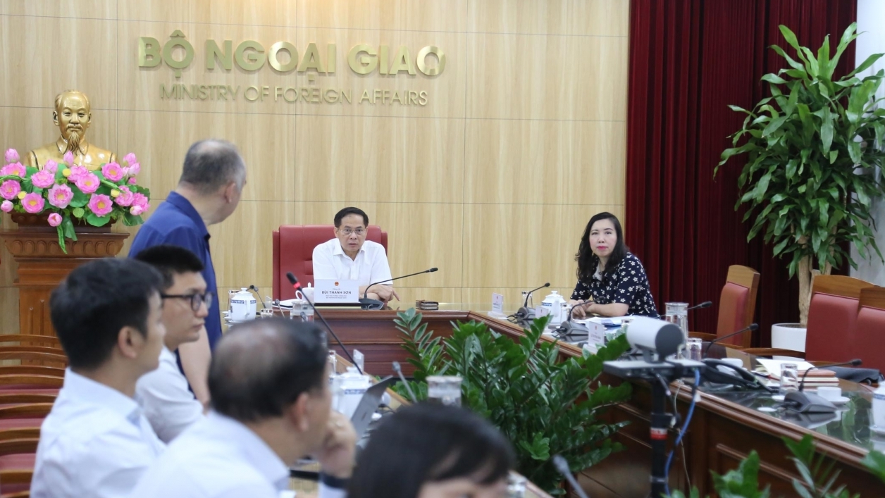 khan truong hoan thien khong gian nganh ngoai giao tai trien lam quoc gia 80 nam hanh trinh doc lap tu do hanh phuc