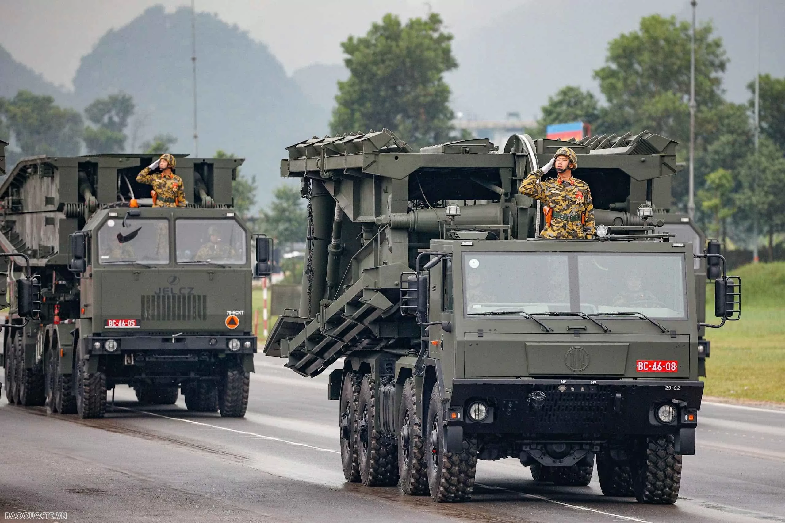 Hơn 16.000 nghìn chiến sĩ luyện tập diễu binh dưới mưa