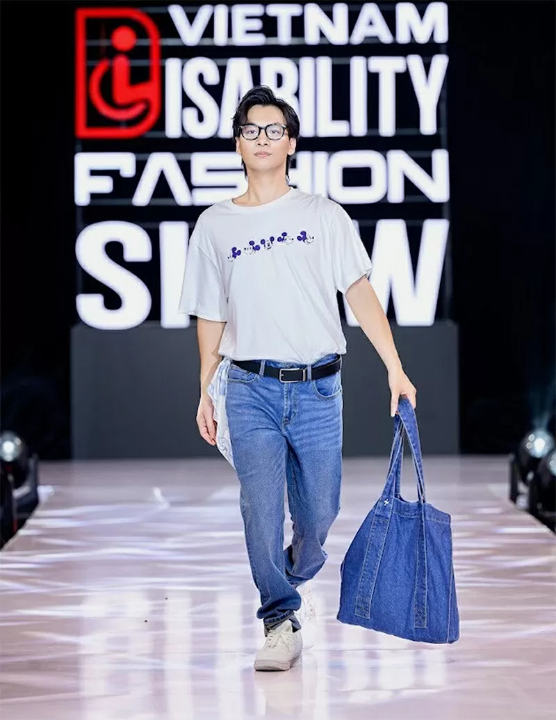 AVIWN làn toả thông điệp vẻ đẹp không giới hạn tại sàn diễn VDFS 2025