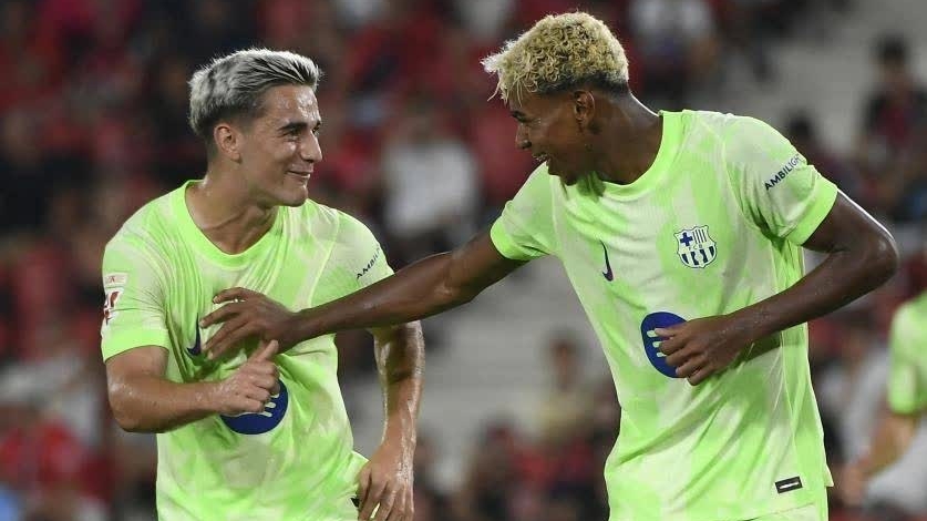 Yamal lập công, Barca ra quân tưng bừng nhờ... trọng tài với tình huống tranh cãi