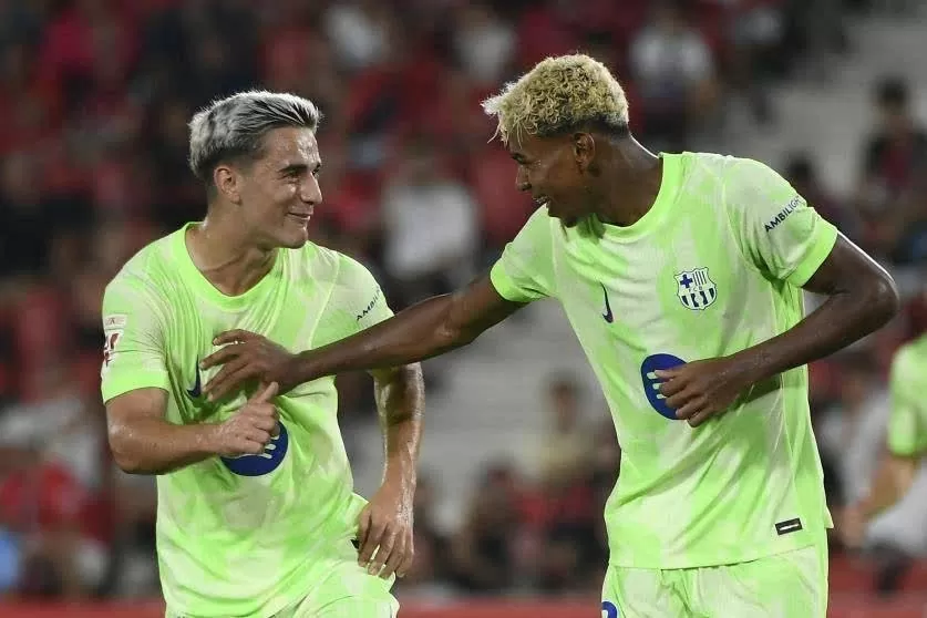 Yamal lập công, Barca ra quân tưng bừng nhờ...trọng tài