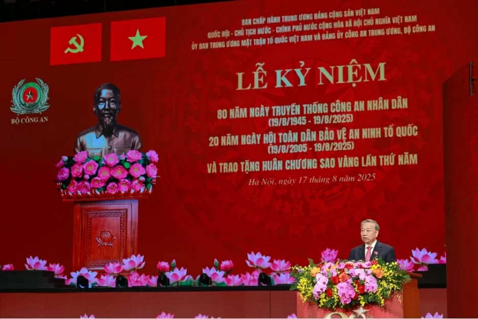 Tổng Bí thư Tô Lâm: Lực lượng Công an nhân dân là lực lượng nòng cốt, là Diễn văn của Tổng Bí thư Tô Lâm tại Lễ kỷ niệm 80 năm Ngày truyền thống Công an nhân dân và 20 năm Ngày hội toàn dân bảo vệ an ninh Tổ quốc