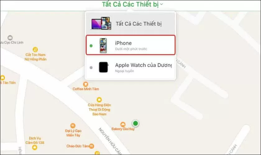 Chọn chiếc iPhone 12 đang bị khóa.
