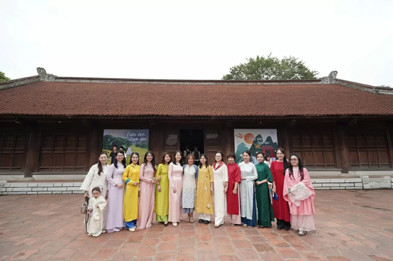 Lan tỏa tình yêu quê hương, đất nước qua Triển lãm 'Nước non ngàn dặm' Lan tỏa tình yêu quê hương, đất nước qua Triển lãm 'Nước non ngàn dặm'