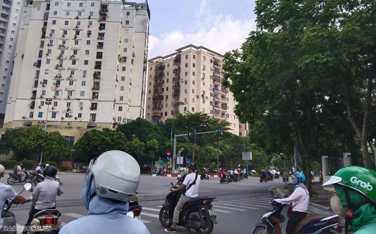 Đèn xanh cố tình dừng không đi phạt bao nhiêu?