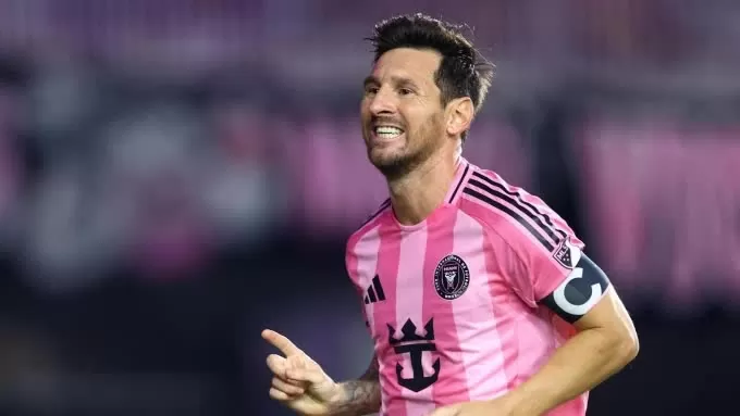 Messi tái xuất ấn tượng sau chấn thương