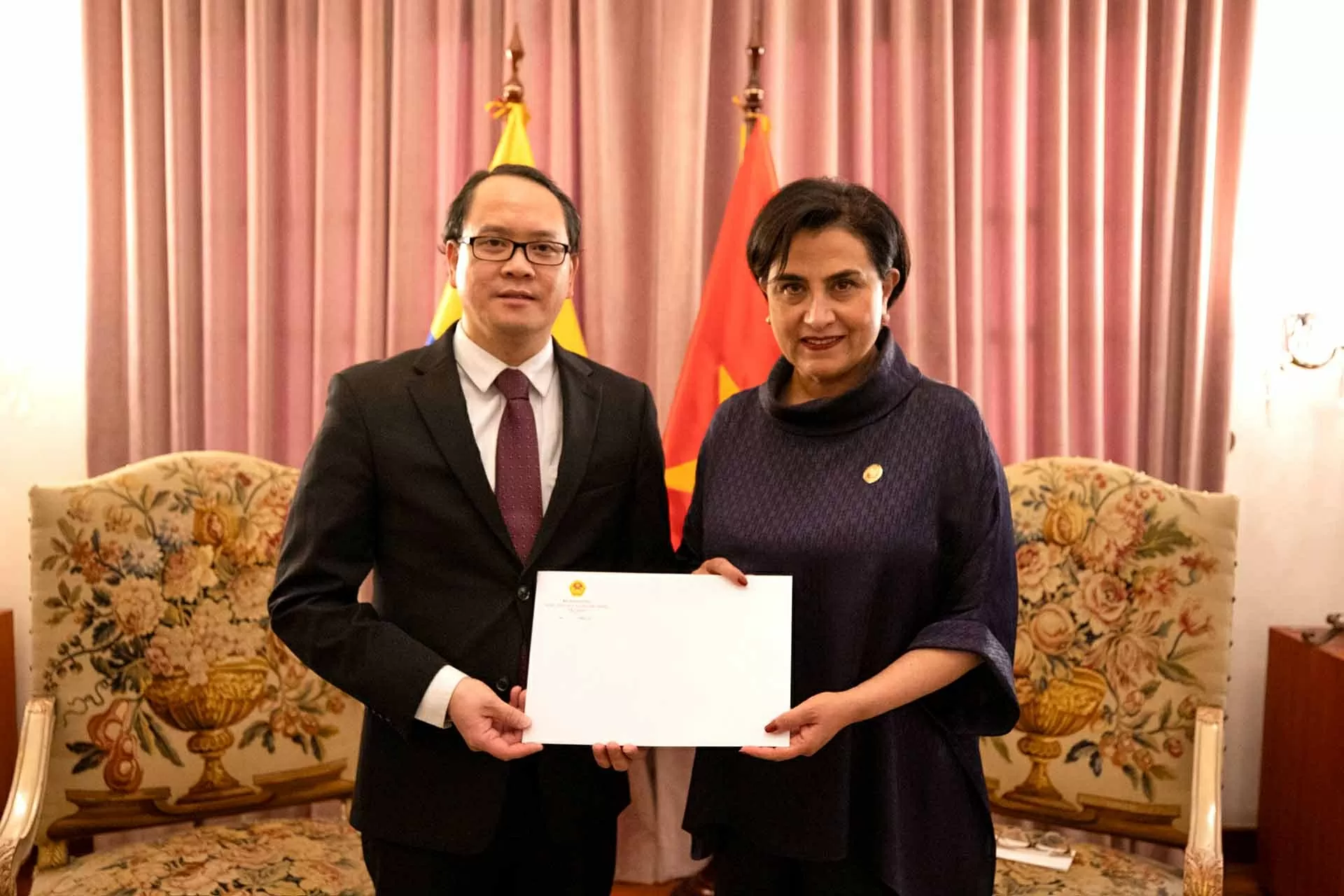 Đại sứ Nguyễn Việt Cường trình Thư ủy nhiệm lên Tổng thống Ecuador Đại sứ Nguyễn Việt Cường trình Thư ủy nhiệm lên Tổng thống Ecuador
