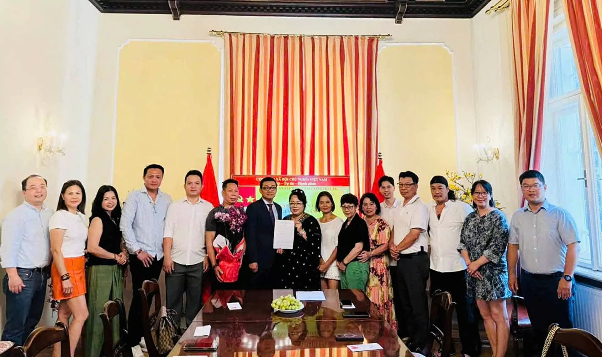 Ra mắt Ban liên lạc cộng đồng người Việt Nam tại Cộng hòa Áo Ra mắt Ban liên lạc cộng đồng người Việt Nam tại Cộng hòa Áo