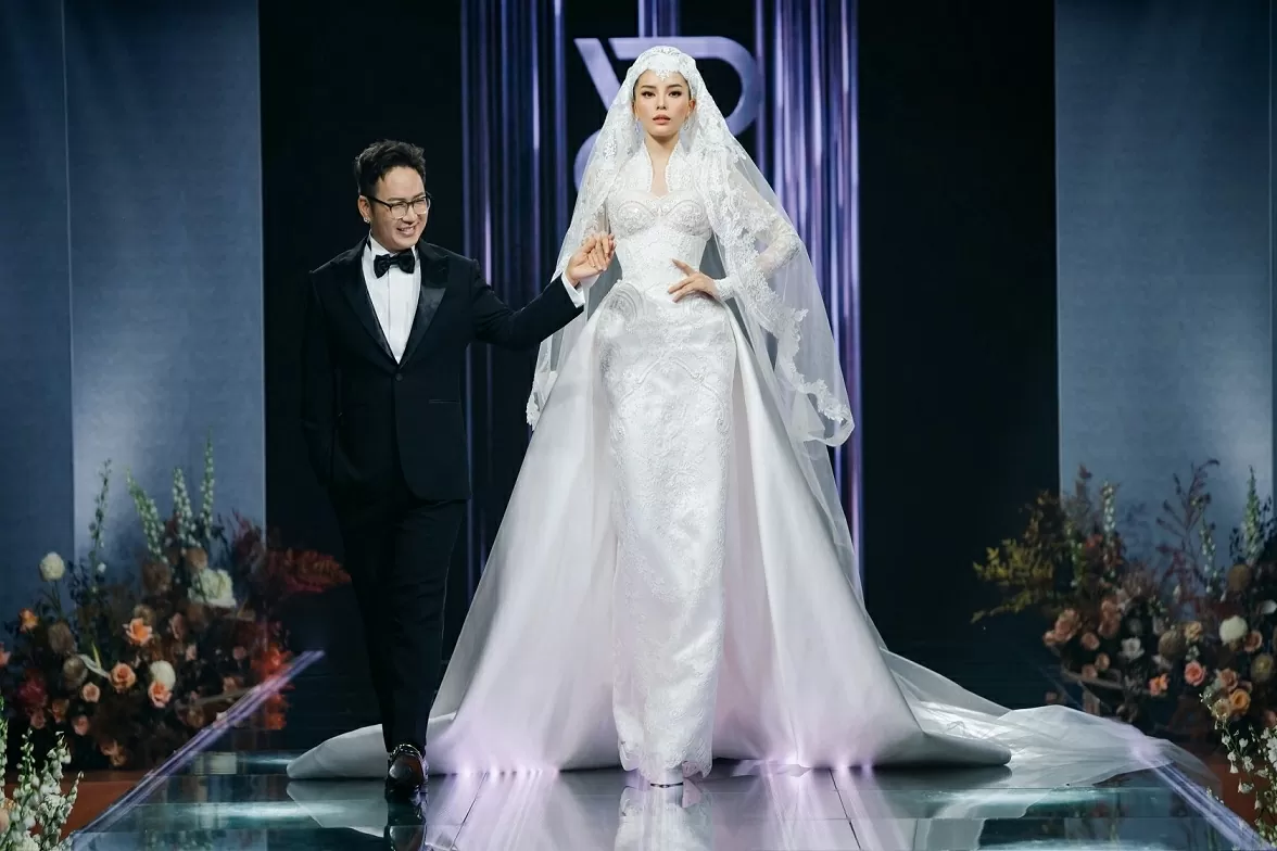 Hoa hậu Kỳ Duyên trình diễn thời trang cưới phong cách thanh lịch, lãng mạn Hoa hậu Kỳ Duyên trình diễn thời trang cưới phong cách thanh lịch, lãng mạn