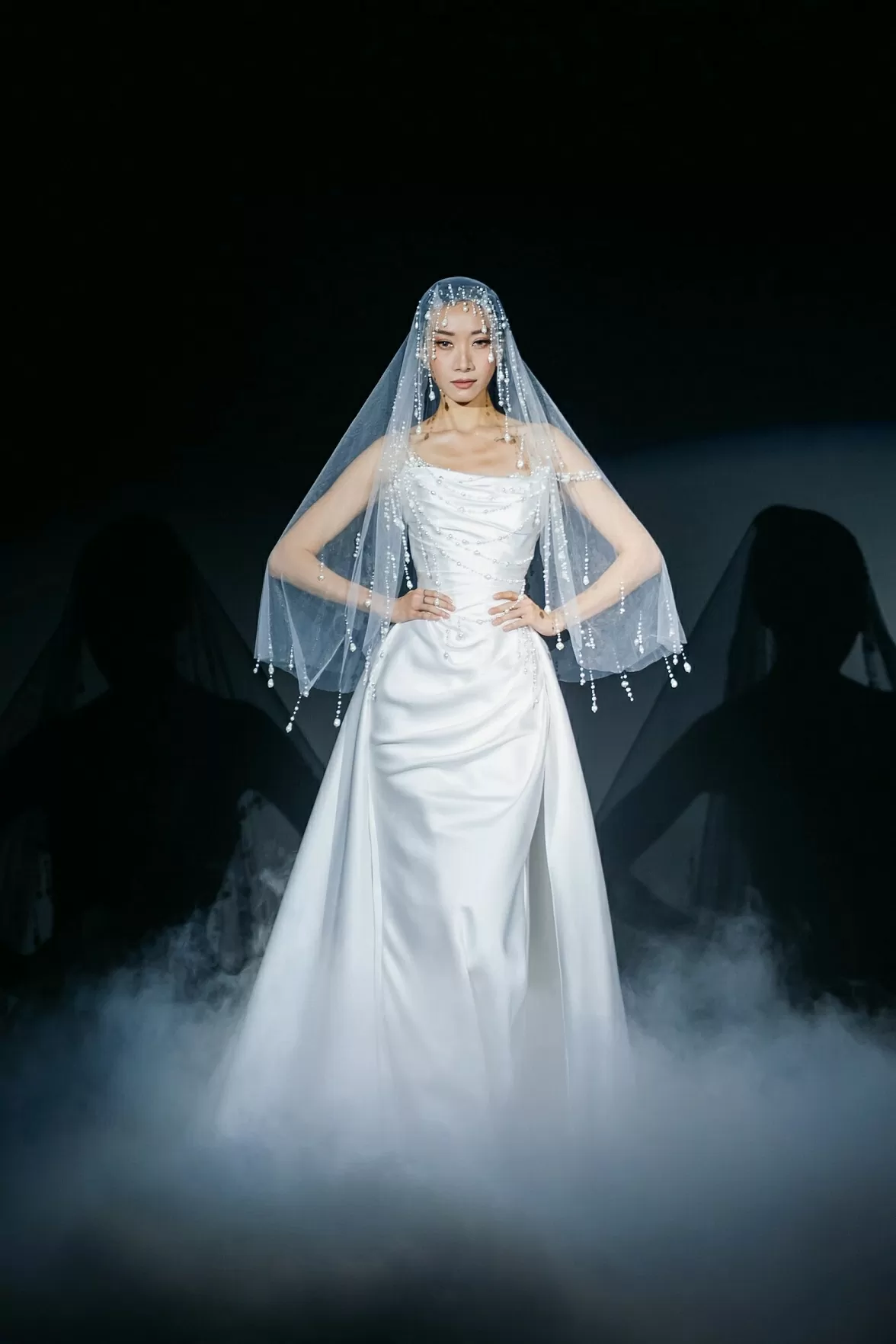 Hoa hậu Kỳ Duyên trình diễn thời trang cưới phong cách thanh lịch, lãng mạn