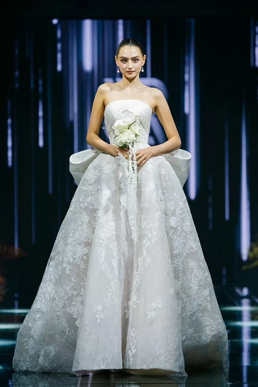 Hoa hậu Kỳ Duyên trình diễn thời trang cưới phong cách thanh lịch, lãng mạn