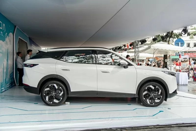 Ngoại thất Omoda C7 gây ấn tượng với thiết kế hiện đại và đậm chất tương lai.