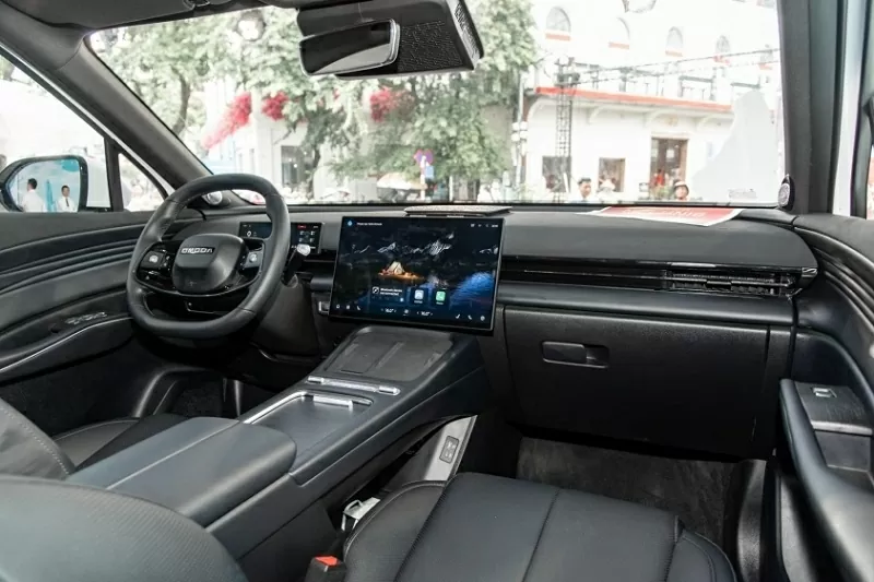 Không gian nội thất của Omoda C7 bản SHS Flagship được thiết kế theo phong cách tối giản, tập trung vào công nghệ và sự tiện nghi. Không gian nội thất của Omoda C7 bản SHS Flagship được thiết kế theo phong cách tối giản, tập trung vào công nghệ và sự tiện nghi.