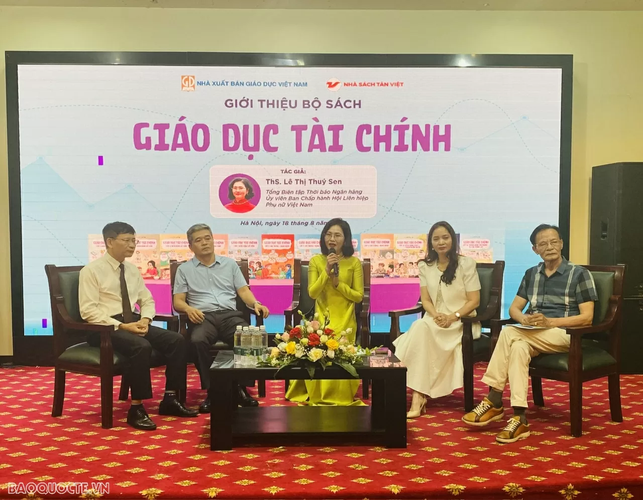 Ra mắt sách Giáo dục tài chính dành cho học sinh Ra mắt sách Giáo dục tài chính dành cho học sinh