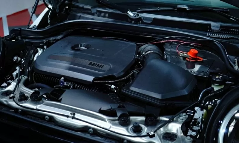 Mini John Cooper Works sở hữu khối động cơ xăng tăng áp TwinPower Turbo 2.0L mạnh mẽ. Mini John Cooper Works sở hữu khối động cơ xăng tăng áp TwinPower Turbo 2.0L mạnh mẽ.