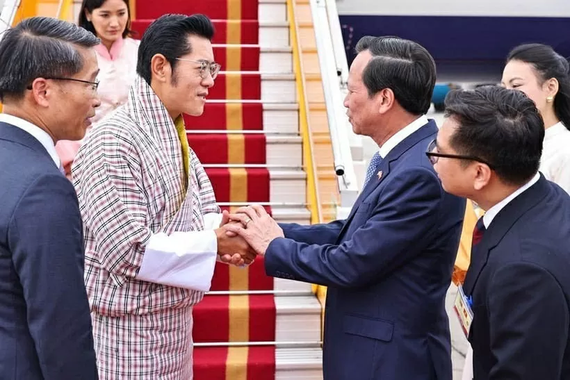 Quốc vương Bhutan và Hoàng hậu đến Hà Nội, bắt đầu chuyến thăm cấp Nhà nước tới Việt Nam Quốc vương Bhutan và Hoàng hậu đến Hà Nội, bắt đầu chuyến thăm cấp Nhà nước tới Việt Nam