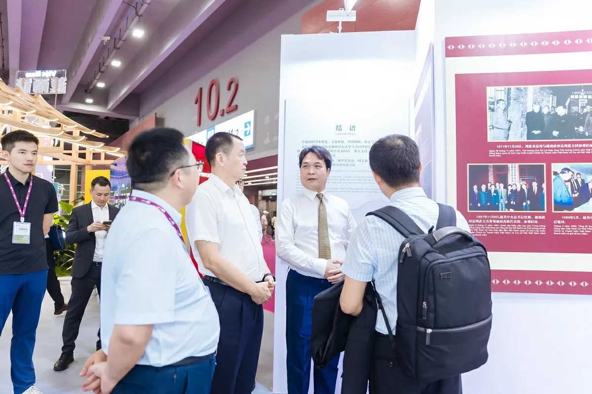 Không gian văn hóa Việt Nam gây ấn tượng sâu sắc ở Lễ hội sách quốc tế tại Quảng Đông, Trung Quốc Không gian văn hóa Việt Nam gây ấn tượng sâu sắc ở Lễ hội sách quốc tế tại Quảng Đông, Trung Quốc