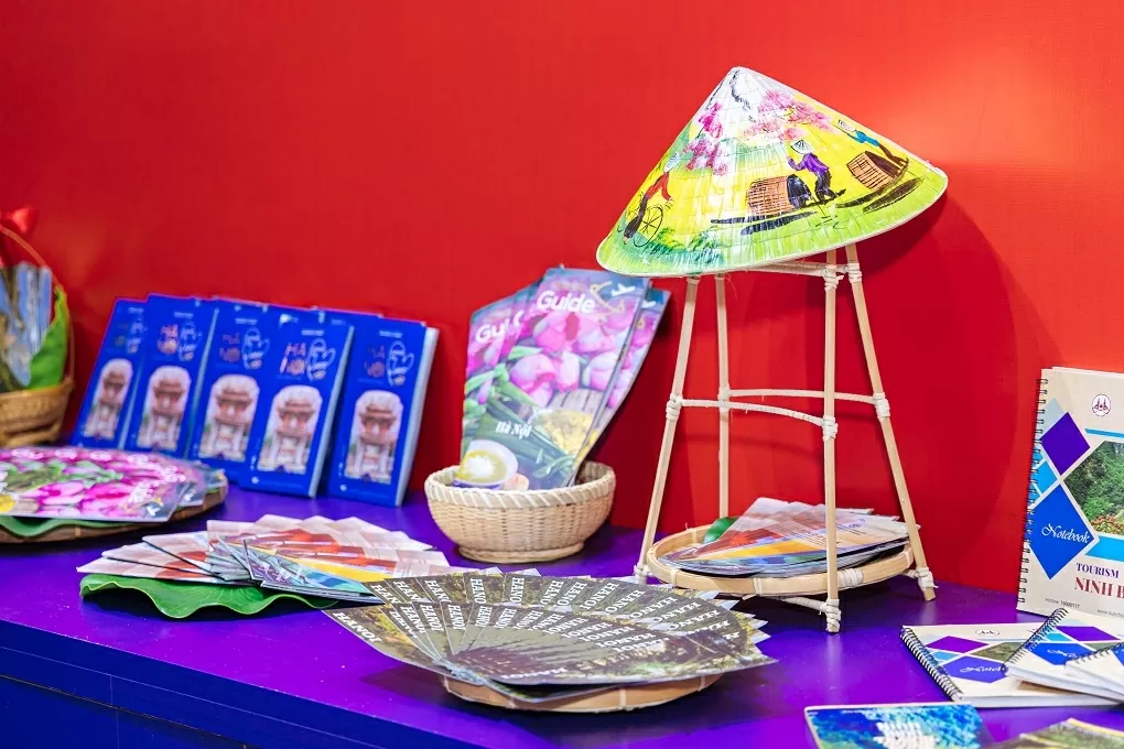 Không gian văn hóa Việt Nam gây ấn tượng sâu sắc ở Lễ hội sách quốc tế tại Quảng Đông, Trung Quốc Không gian văn hóa Việt Nam gây ấn tượng sâu sắc ở Lễ hội sách quốc tế tại Quảng Đông, Trung Quốc