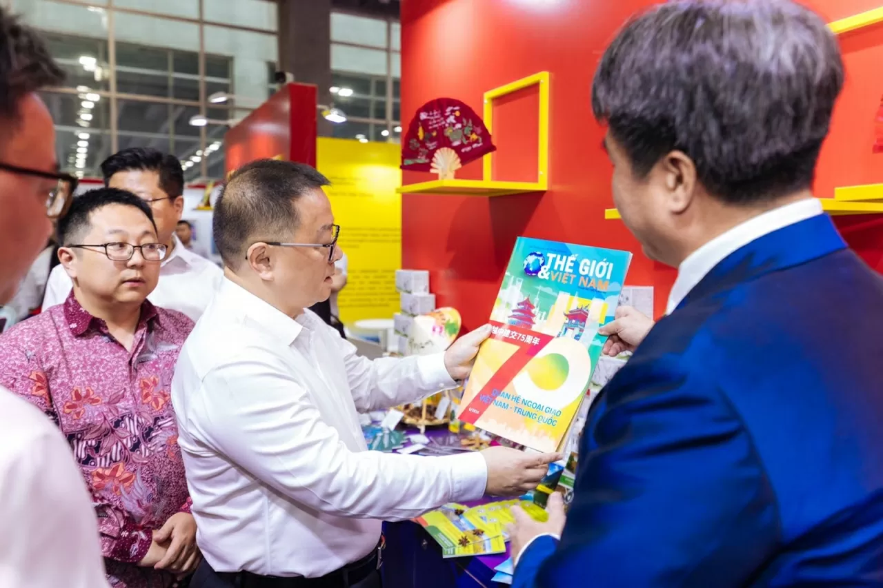 Không gian văn hóa Việt Nam gây ấn tượng sâu sắc ở Lễ hội sách quốc tế tại Quảng Đông, Trung Quốc Không gian văn hóa Việt Nam gây ấn tượng sâu sắc ở Lễ hội sách quốc tế tại Quảng Đông, Trung Quốc