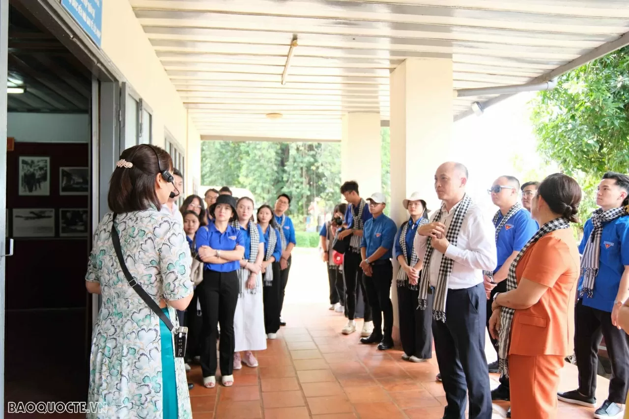 Hành trình Về nguồn của tuổi trẻ ngành Ngoại giao: Tri ân, kế thừa và tiếp bước Hành trình Về nguồn của tuổi trẻ ngành Ngoại giao: Tri ân, kế thừa và tiếp bước