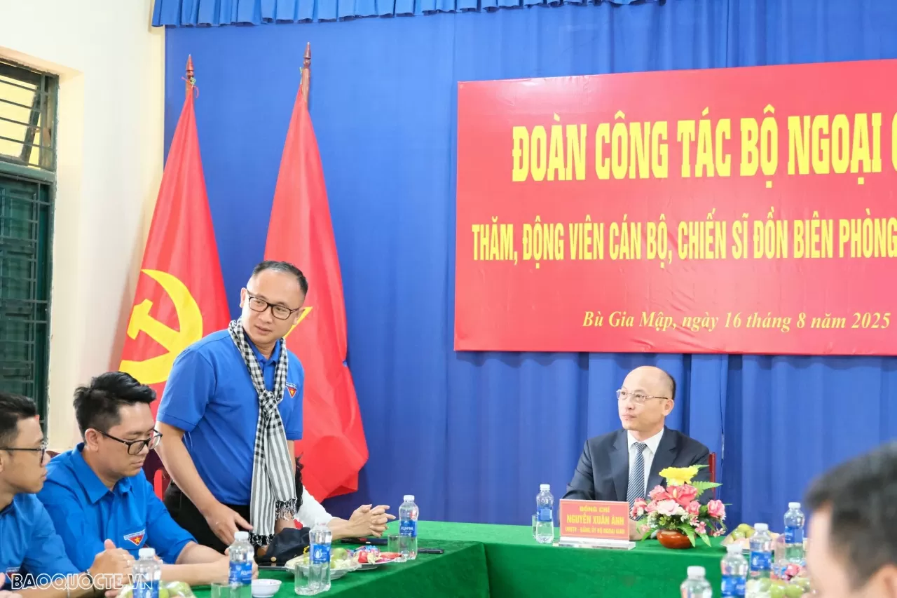 Hành trình “Về nguồn” của tuổi trẻ ngành Ngoại giao: Tri ân, kế thừa và tiếp bước Hành trình “Về nguồn” của tuổi trẻ ngành Ngoại giao: Tri ân, kế thừa và tiếp bước