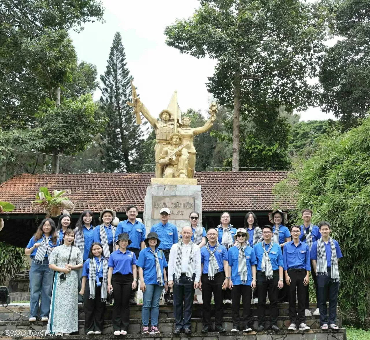 Hành trình Về nguồn của tuổi trẻ ngành Ngoại giao: Tri ân, kế thừa và tiếp bước Hành trình Về nguồn của tuổi trẻ ngành Ngoại giao: Tri ân, kế thừa và tiếp bước