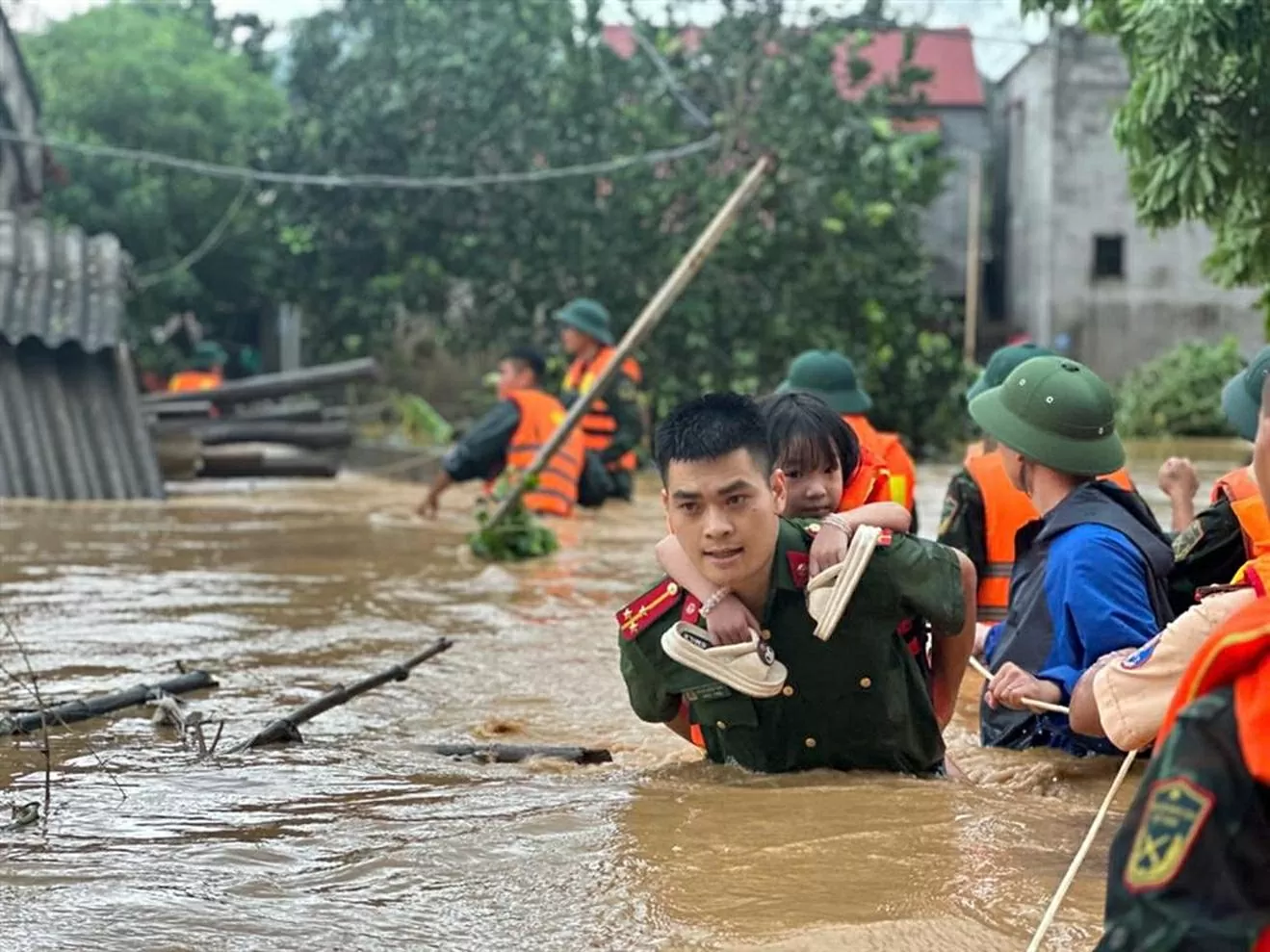 80 năm Công an nhân dân Việt Nam với sự nghiệp xây dựng và phát triển kinh tế-xã hội của đất nước