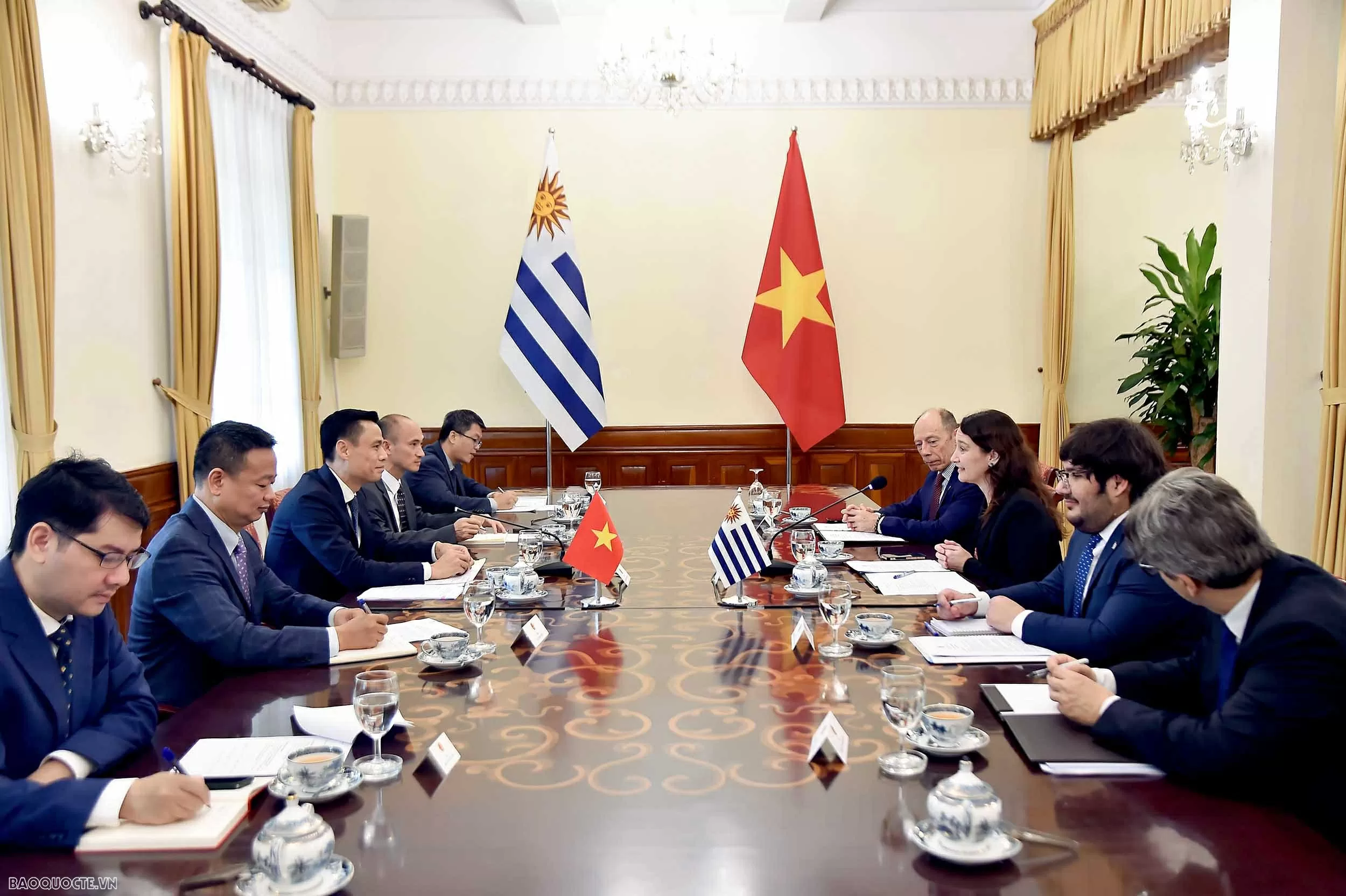 Việt Nam-Uruguay thúc đẩy quan hệ hữu nghị, hợp tác nhiều mặt Việt Nam-Uruguay thúc đẩy quan hệ hữu nghị, hợp tác nhiều mặt