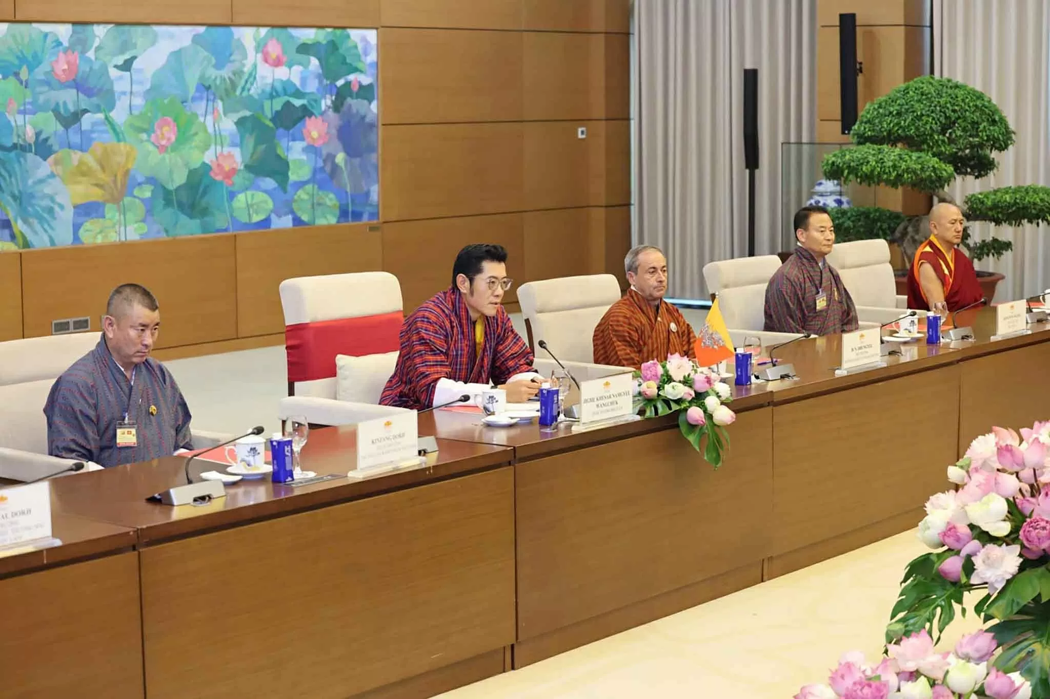 Việt Nam luôn coi trọng và mong muốn làm sâu sắc hơn nữa quan hệ với Bhutan Việt Nam luôn coi trọng và mong muốn làm sâu sắc hơn nữa quan hệ với Bhutan