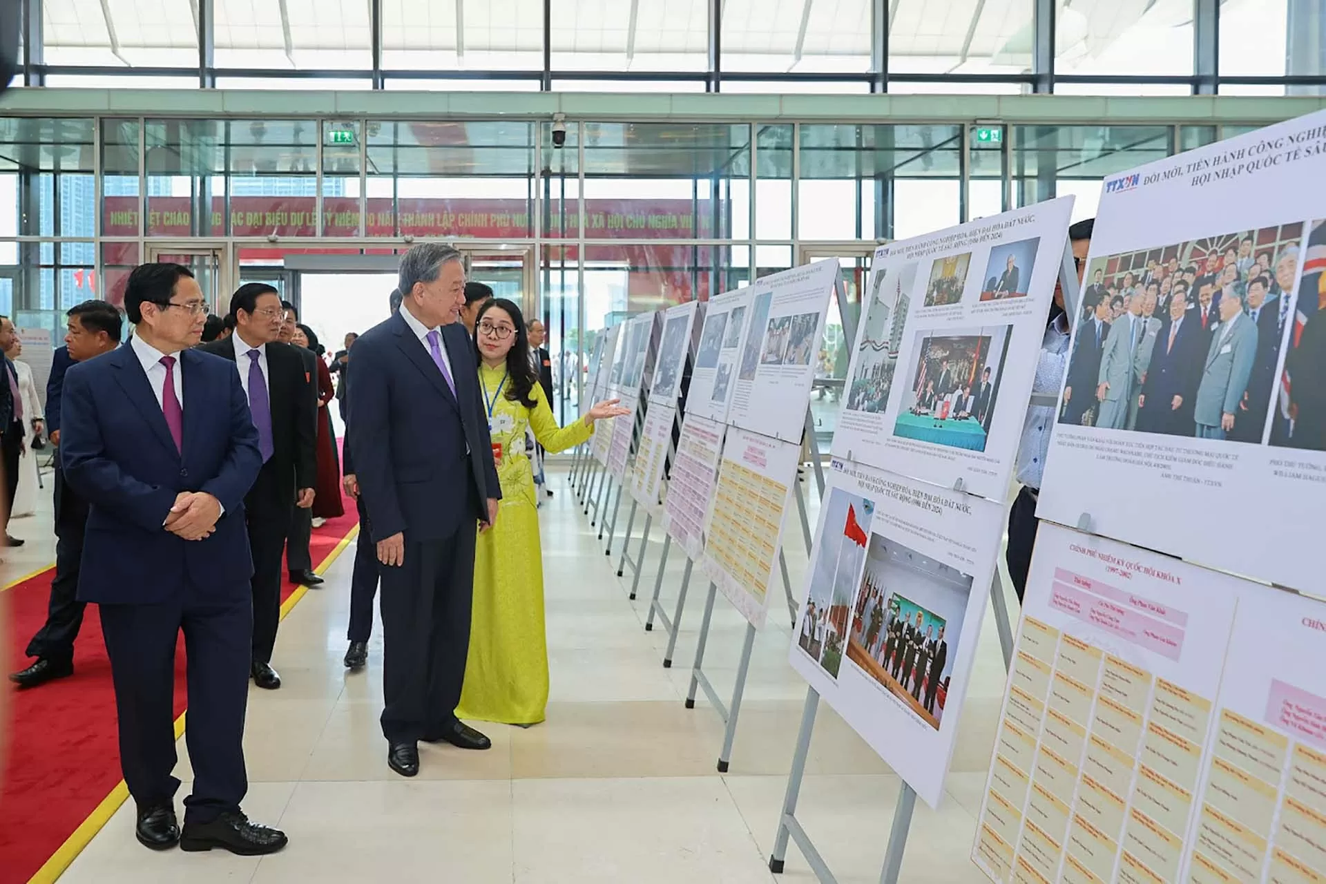 Bộ máy Chính phủ qua các thời kỳ đã bền bỉ đắp nền cho sự chuyển mình của đất nước Bộ máy Chính phủ qua các thời kỳ đã bền bỉ đắp nền cho sự chuyển mình của đất nước