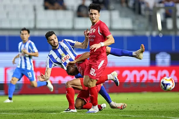 Chanathip khiến CLB Công an Hà Nội thua ngược ở cúp Đông Nam Á Chanathip khiến CLB Công an Hà Nội thua ngược ở cúp Đông Nam Á