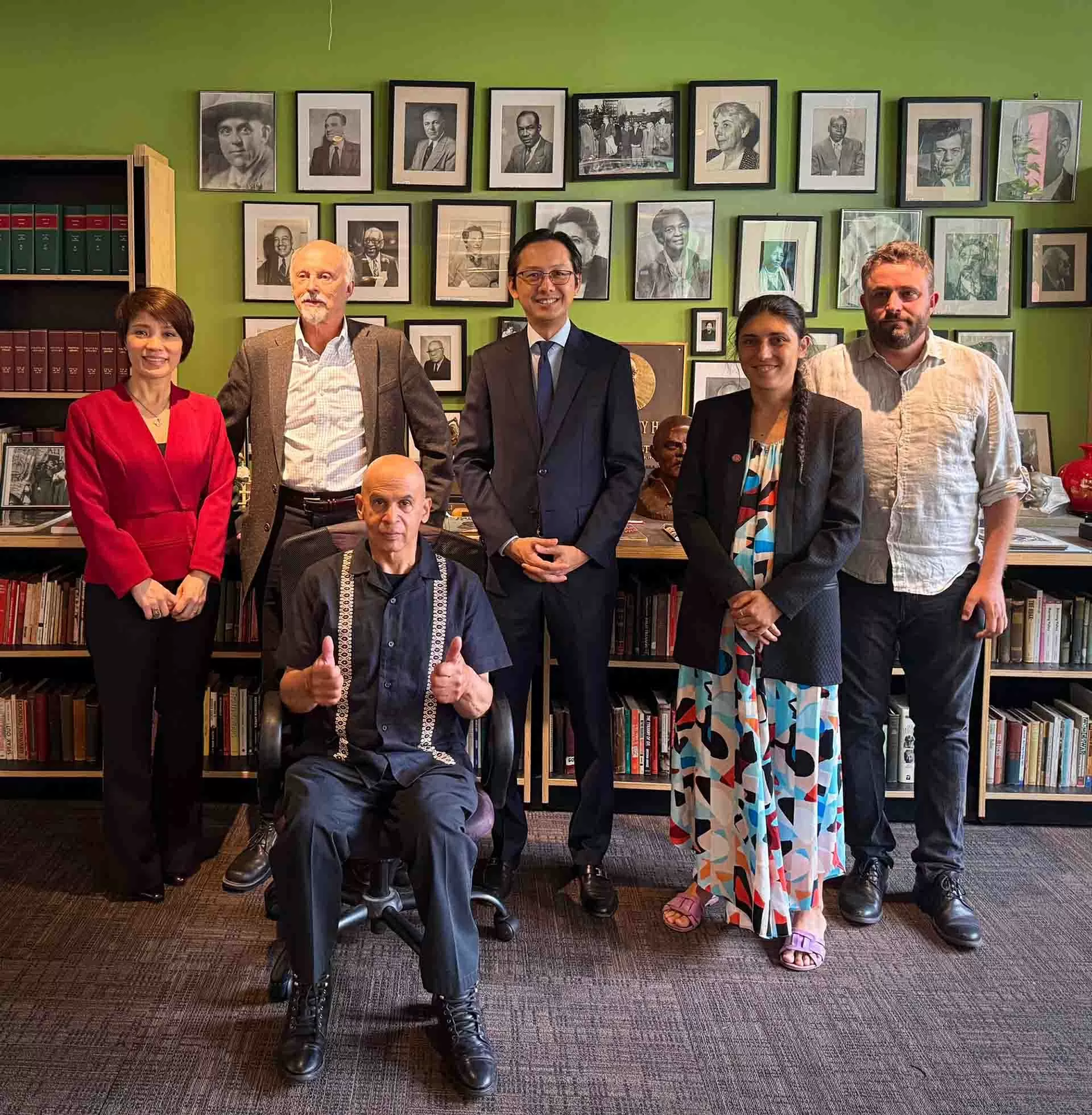 Đại sứ Đỗ Hùng Việt thăm và làm việc với Lãnh đạo Đảng Cộng sản Mỹ