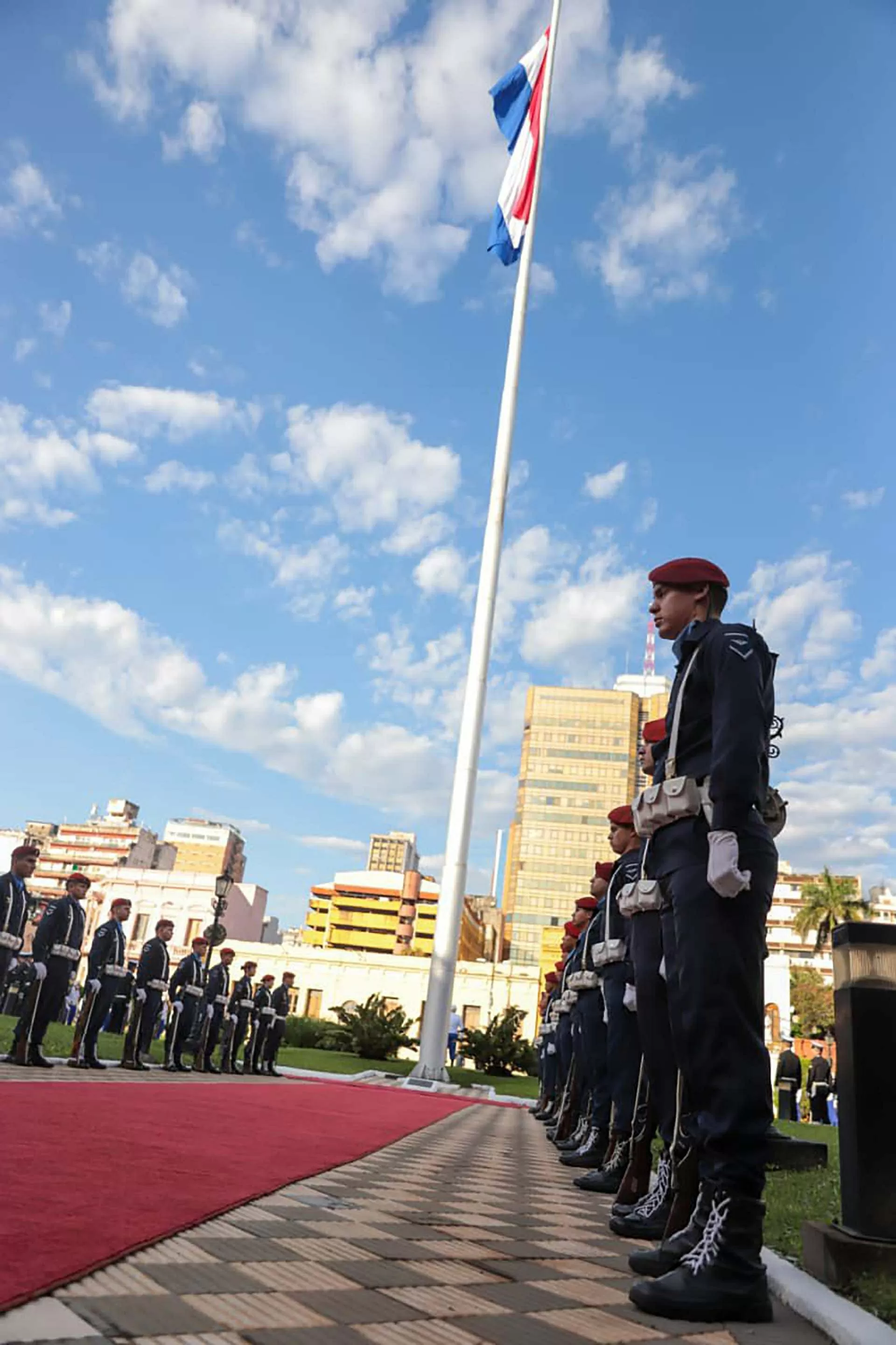 Đại sứ Ngô Minh Nguyệt trình Thư ủy nhiệm lên Tổng thống Paraguay
