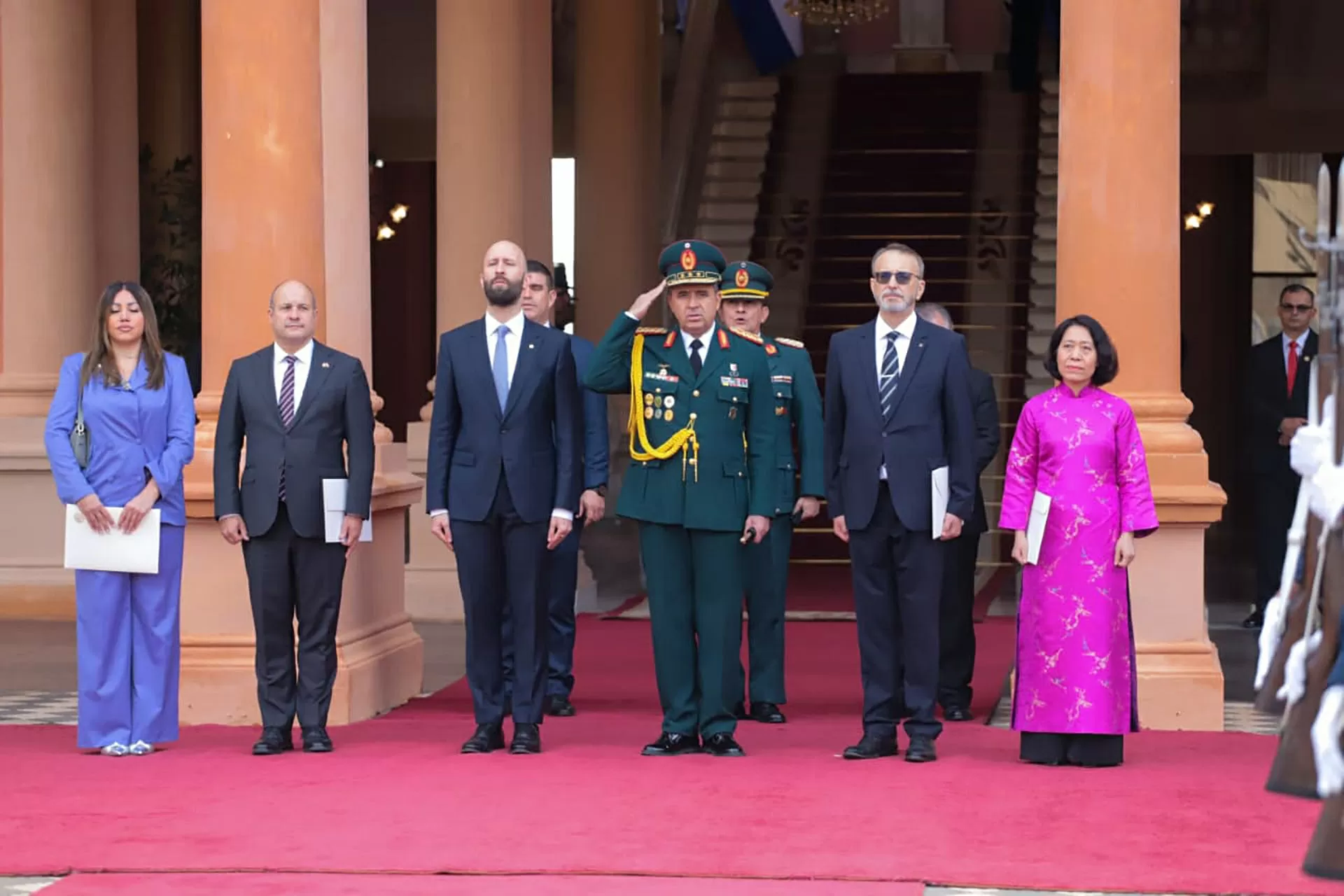 Đại sứ Ngô Minh Nguyệt trình Thư ủy nhiệm lên Tổng thống Paraguay