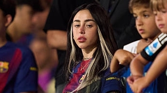 Cận cảnh nhan sắc bạn gái hơn 6 tuổi của Yamal