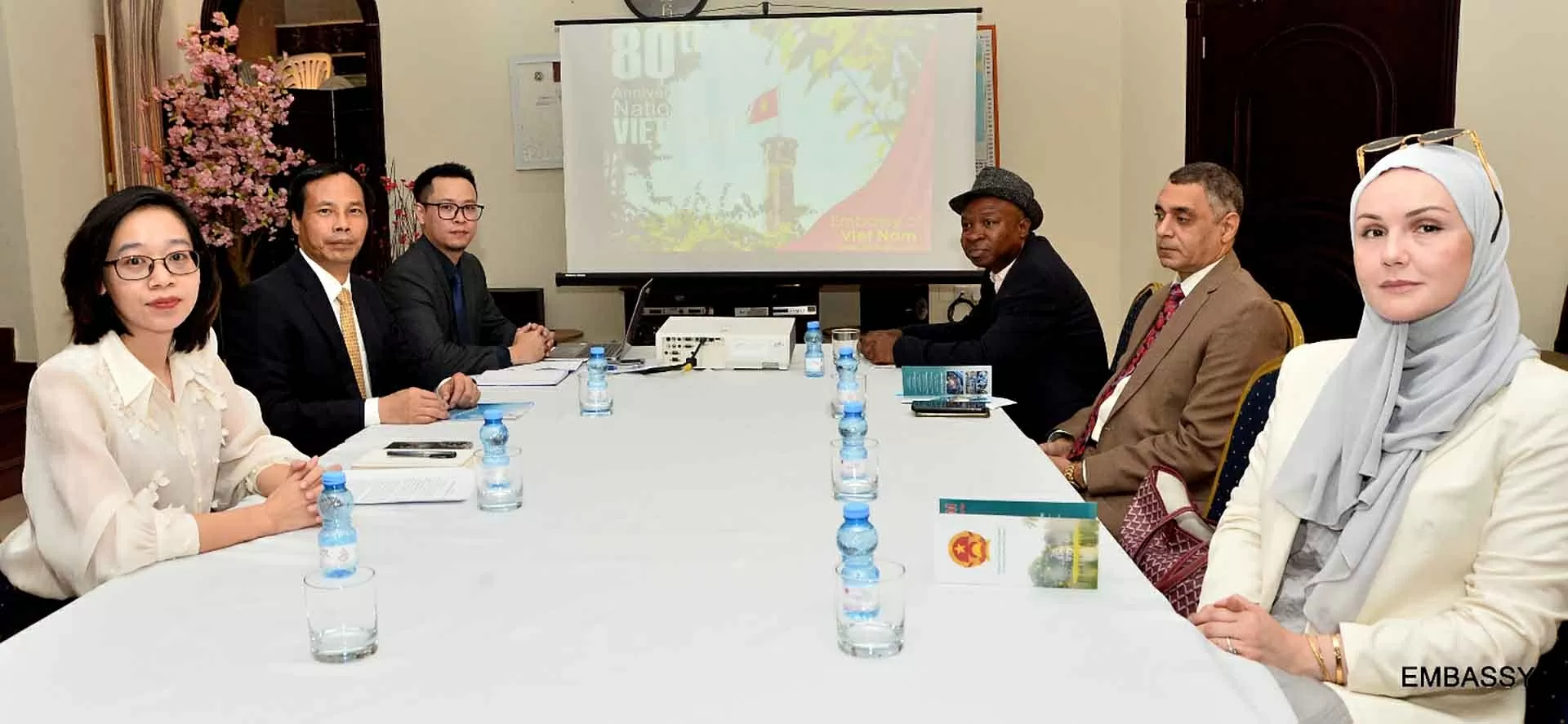 Đại sứ Việt Nam tại Qatar gặp gỡ báo chí nhân dịp kỷ niệm 80 năm Cách mạng tháng Tám và Quốc khánh 2/9 Đại sứ Việt Nam tại Qatar gặp gỡ báo chí nhân dịp kỷ niệm 80 năm Cách mạng tháng Tám và Quốc khánh 2/9