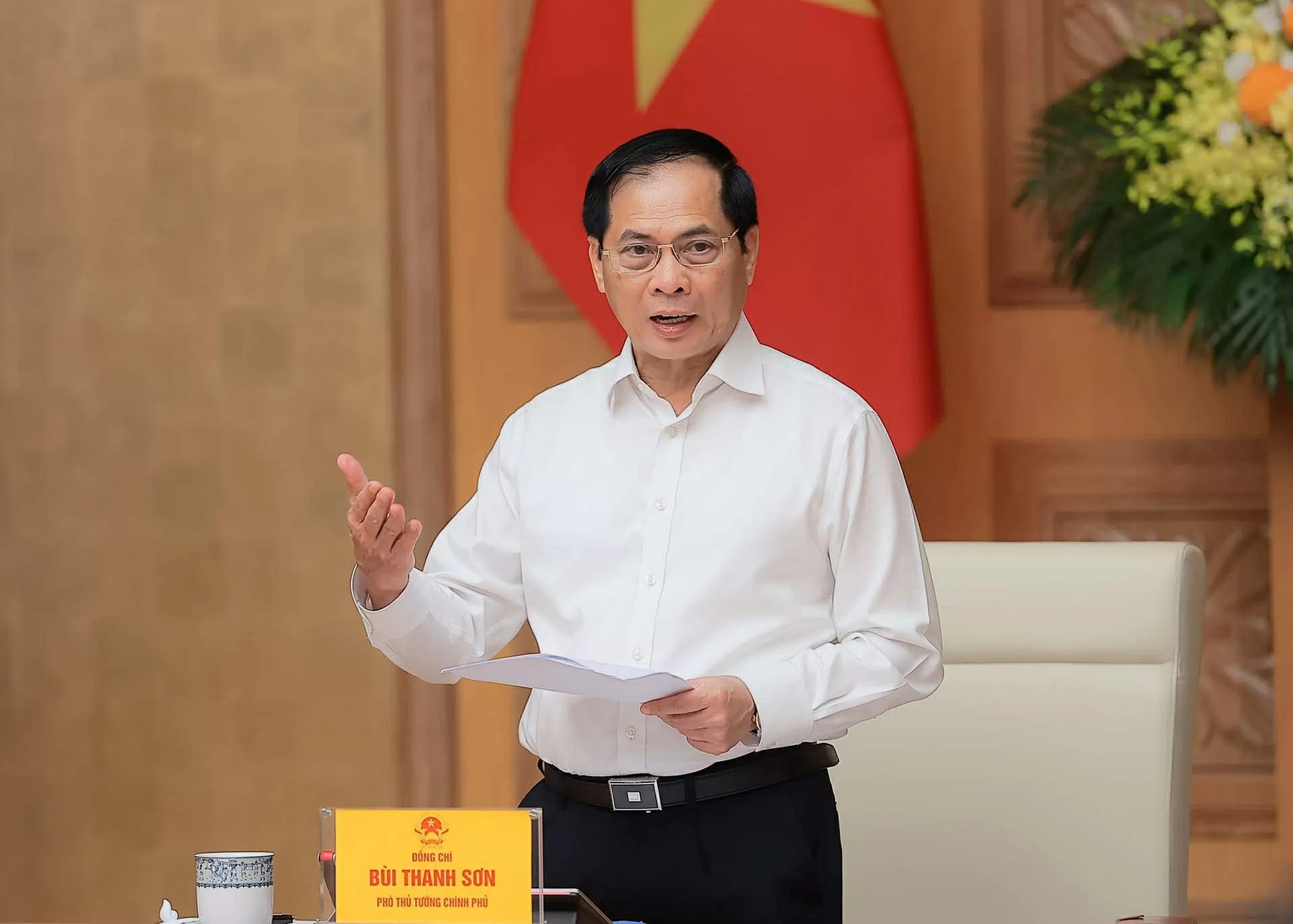 Phó Thủ tướng Chính phủ Bùi Thanh Sơn tham dự Diễn đàn Tuần lễ năng lượng Nga lần thứ 8 tại thủ đô Moscow