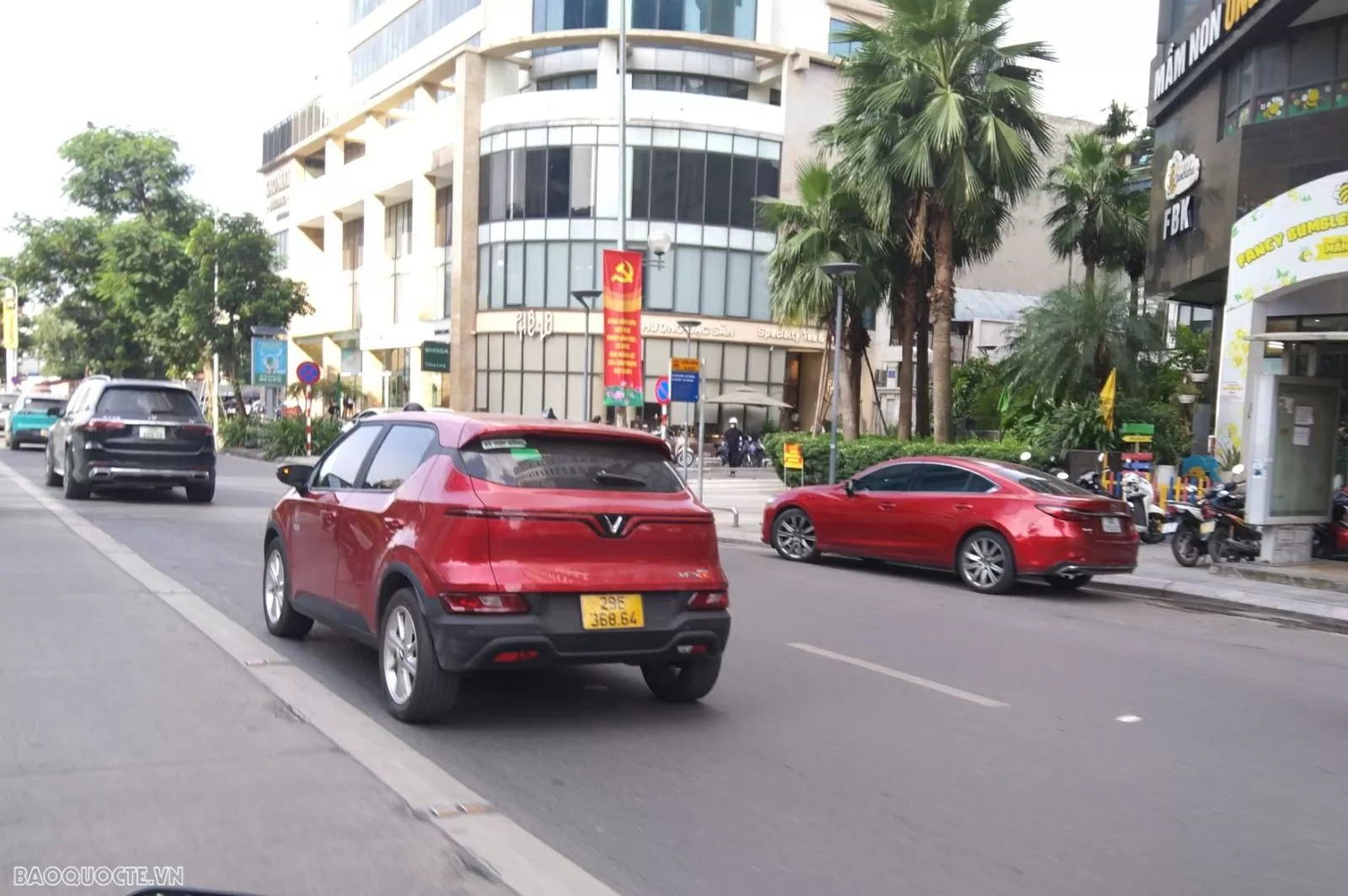 Lọc gió điều hòa ô tô có giặt được không?