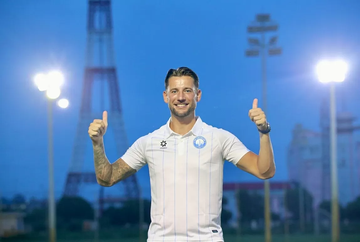 CLB Nam Định 'chơi lớn', chiêu mộ cựu hậu vệ Ajax Mitchell Dijks CLB Nam Định 'chơi lớn', chiêu mộ cựu hậu vệ Ajax Mitchell Dijks