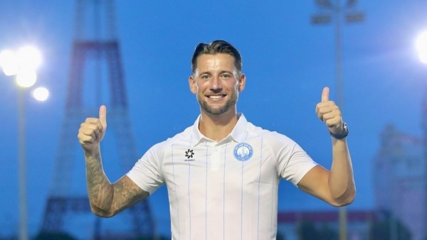 CLB Nam Định 'chơi lớn', chiêu mộ cựu hậu vệ Ajax Mitchell Dijks