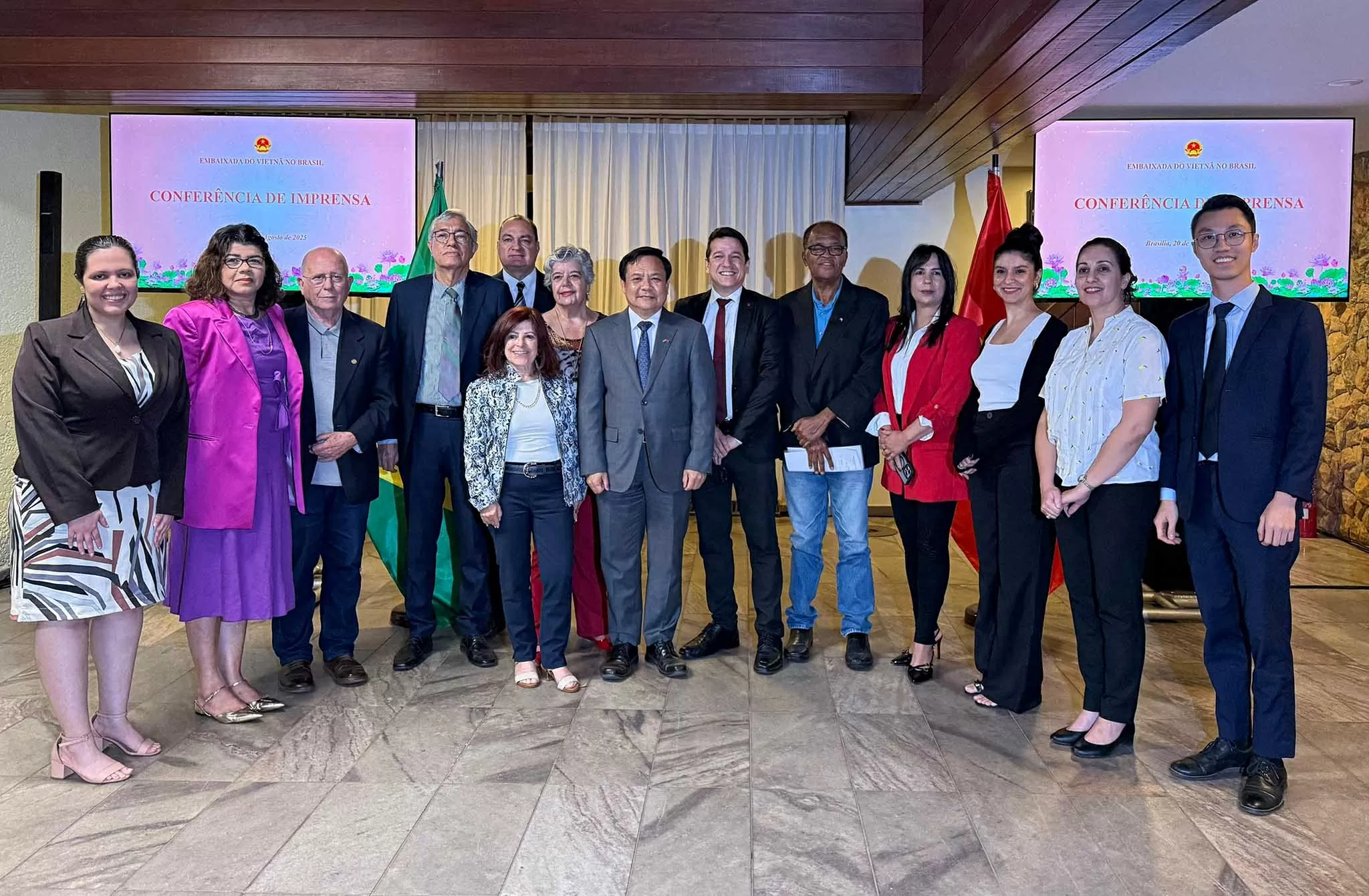 Đại sứ quán Việt Nam tại Brazil tổ chức họp báo nhân kỷ niệm 80 năm Cách mạng Tháng Tám và Quốc khánh 2/9 Đại sứ quán Việt Nam tại Brazil tổ chức họp báo nhân kỷ niệm 80 năm Cách mạng Tháng Tám và Quốc khánh 2/9