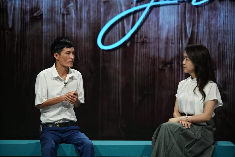 Chàng dược sĩ khuyết tật và nhóm thiện nguyện gieo mầm yêu thương nơi miền quê Chàng dược sĩ khuyết tật và nhóm thiện nguyện gieo mầm yêu thương nơi miền quê