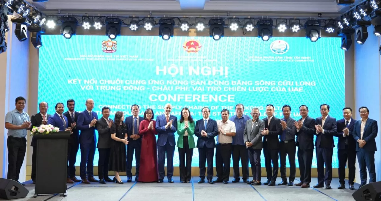 Lớp tập huấn nâng cao kiến thức về Halal và Hội nghị “Tăng cường kết nối chuỗi cung ứng đồng bằng sông Cửu Long với Trung Đông - Châu Phi: Vai trò chiến lược của UAE”. Lớp tập huấn nâng cao kiến thức về Halal và Hội nghị “Tăng cường kết nối chuỗi cung ứng đồng bằng sông Cửu Long với Trung Đông - Châu Phi: Vai trò chiến lược của UAE”.