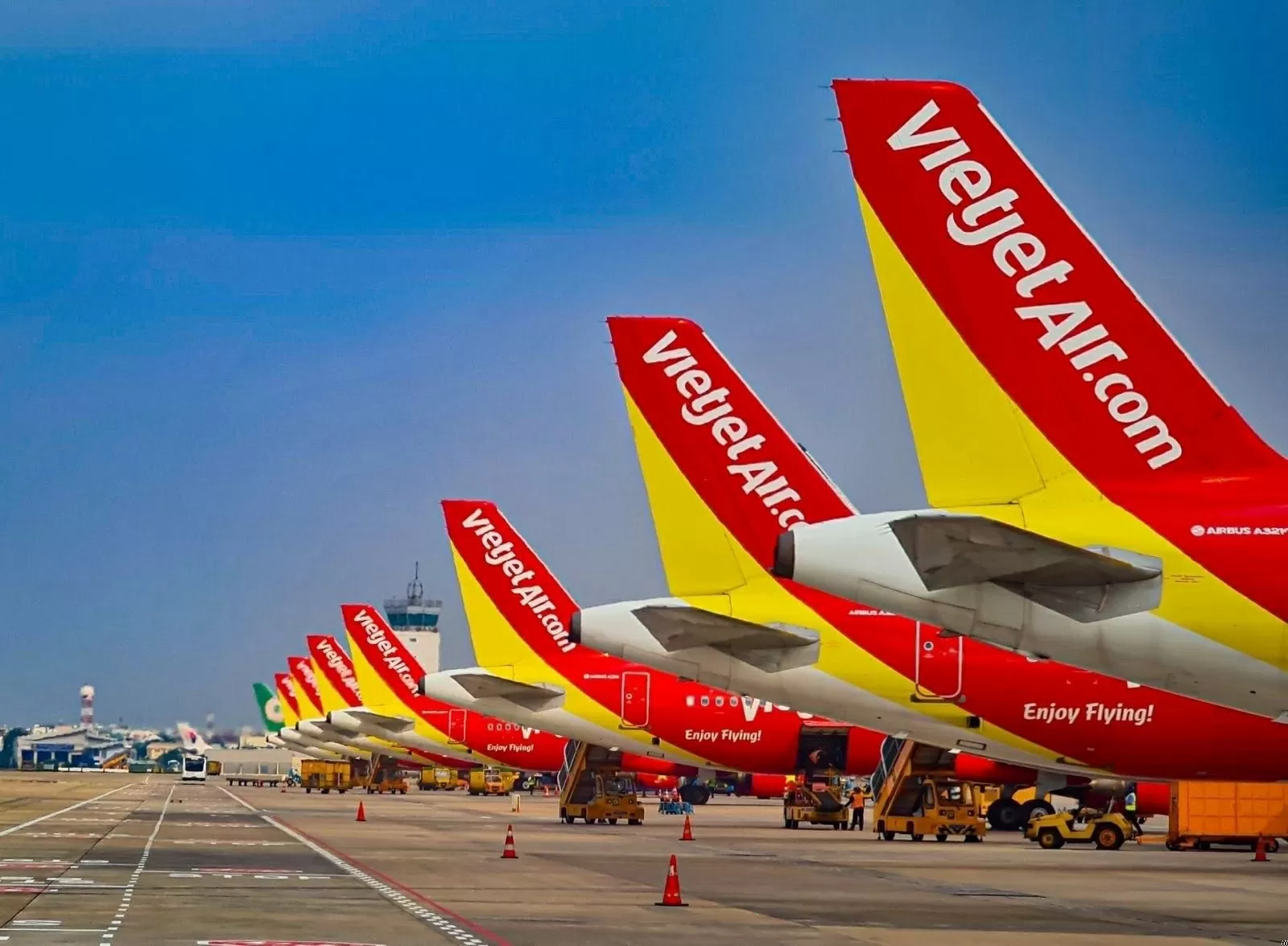 Forbes vinh danh Vietjet trong Top 50 Công ty tốt nhất Việt Nam 2025 Forbes vinh danh Vietjet trong Top 50 Công ty tốt nhất Việt Nam 2025